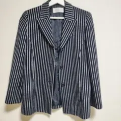 ネイビーとホワイトストライプ テーラードジャケット