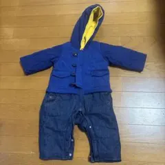 フード付き青と黄色のアウター