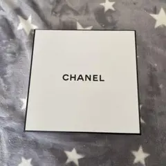 Chanel　シャネル　ギフトボックス　BOX ラッピングのサムネイル