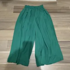 グリーン ワイドパンツ