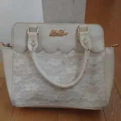 Liz Lisa アイボリー スカラップ ハンドバッグ