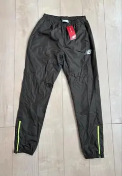 新品ニューバランス　ピステパンツ150cm カーキ色　サッカースポーツ　ウインド