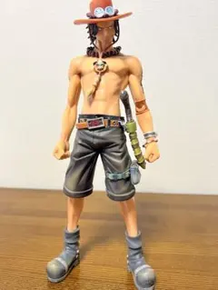 ワンピース　エースフィギュア