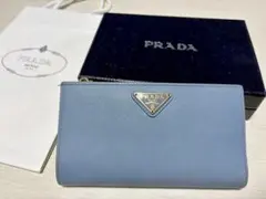 プラダ 財布 三角プレート ライトブルー レザー サフィアーノ