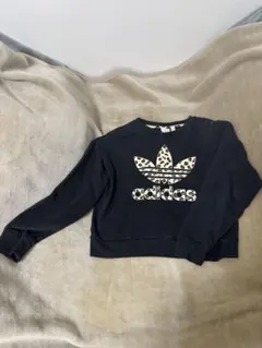 adidas レオパードプリント トレーナー