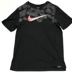 NIKE スウォッシュ　Tシャツ
