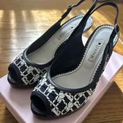 ダイアナ パンプス