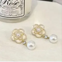 ❤️大人気❤️カメリア パール ゴールド ピアス ホワイト 韓国　地雷系　量産型