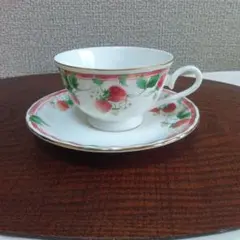 いちごデザイン ティーカップとソーサーセット