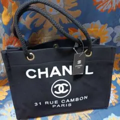 海外免税店ノベルティ限定商品　 ロゴ入りトートバッグ