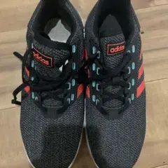 adidas ブラック/レッド スニーカー