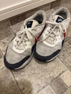 【Nike Air Max】スニーカーホワイト/ネイビー/レッド(27.5cm)