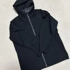 ユニクロ ブロッテックパーカー黒XL