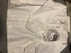 タウン&カントリーです。ウインドブレーカー、襟口はフード入れ。雨の日通学など。