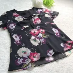 LAURA ASHLEY 花柄 半袖ブラウス 黒 サイズ9号(M相当)のサムネイル