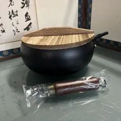 鉄鍋　中華鍋　木製蓋付きのサムネイル