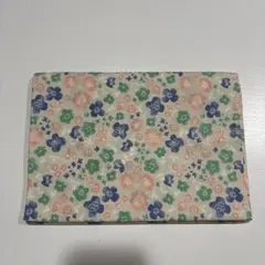 コスモテキスタイル ピグミーワールド 消しゴムはんこ風お花畑 約108×100