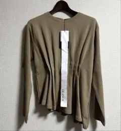 TRANOI. トラノイ　アシンメトリートップス　ギャザー　プルオーバー
