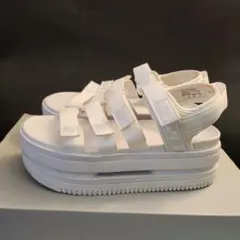 NIKE　アイコンクラシック　厚底サンダル　ウィメンズ　24㎝