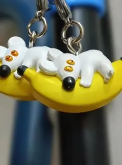 umaо めじるしアクセサリー バナナと白いねずみ　2個セット