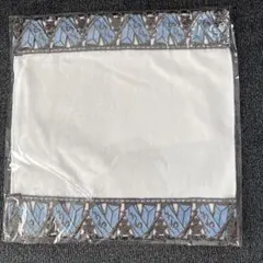 刺繍入り タオルハンカチ ホワイト ブルー　フェリシモのサムネイル