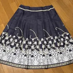 HIROKO BISフレアスカート 膝丈 ネイビー 総柄のサムネイル