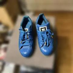 アディダス青色 ロゴ付き カジュアルスニーカー