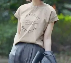 BAYFLOW ロゴプリント 半袖Tシャツ ベージュのサムネイル