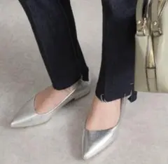 ランダ RANDA ポインテッドトゥローヒールパンプス （SILVER）