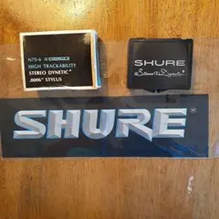 SHUREのシールと小箱のサムネイル