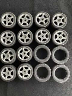 1/10 RCカー ミニクーパー用タイヤ16本のサムネイル