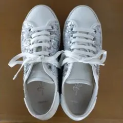 スパンコール付きホワイトスニーカー・22.5〜23cm