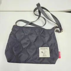 PEANUTS キルティングショルダーバッグ ブラック スヌーピー