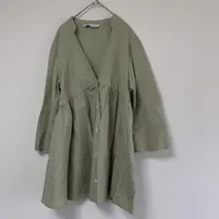 【ZARA ザラ】ピスタチオ　グリーン　Ｖネック　カーディガン