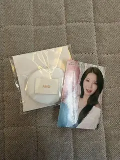 NiziU アヤカ　アノ　ネームバッジとステッカー