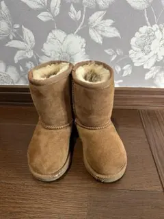 UGG AUSTRALIA ムートンブーツ チェスナットのサムネイル
