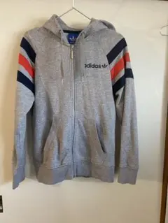 adidas グレー ストライプ パーカー