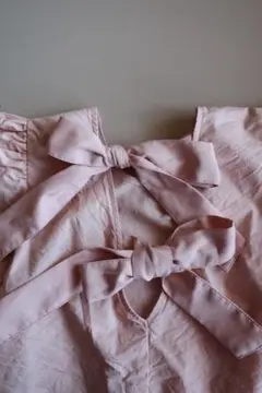 リボン付きパフスリーブトップス ピンク　ガーリー 韓国 ふわふわ 春服