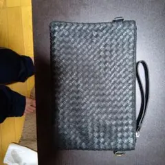 黒 編み込みレザー クラッチバッグ