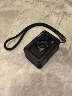 SONY RX0 デジタルカメラ 本体+バッテリー+ストラップのみ SONY RX0 デジタルカメラ 本体+バッテリー+ストラップ - メルカリ