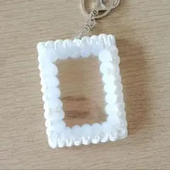 【761】ホイップデコ トレカケースキーホルダーB8サイズ クリア ホワイト 丸