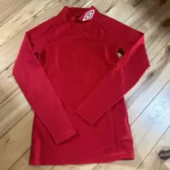 Umbro レッド ハイネック インナーシャツ