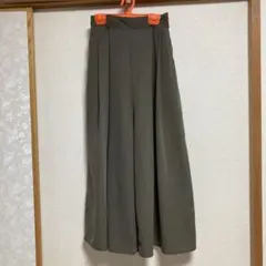 GUオリーブグリーン ガウチョパンツ タック入り
