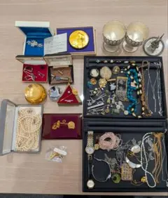 W*E様 つ*貝様 遺品整理 アクセサリー まとめ - メルカリ