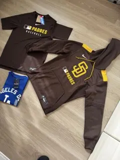 Nike San Diego Padres パーカー、Tシャツ