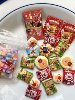 7-13 ストラップ　キーホルダー　ビーズ　パーツ　キャラクター　ハンドメイド