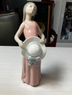 絶版【美品】リヤドロ LLADRO 8151 花束を抱えて - メルカリ