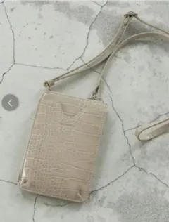 コムサイズ　スマホショルダー