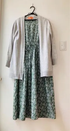 春先にぴったり 小花柄 ロングワンピース グリーン