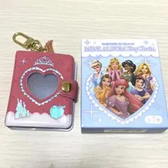ディズニーストア　ミニアルバムキーチェーン　プリンセス　白雪姫